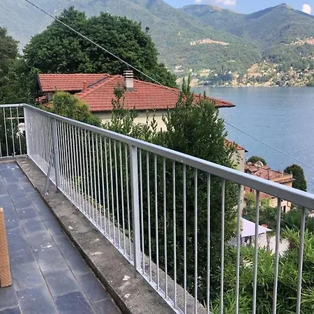 Hugau Lägenhet Carate Urio
